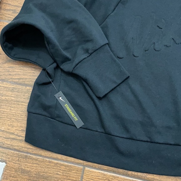 Woman’s Nike cropped sweatshirt - Picture 3 of 6